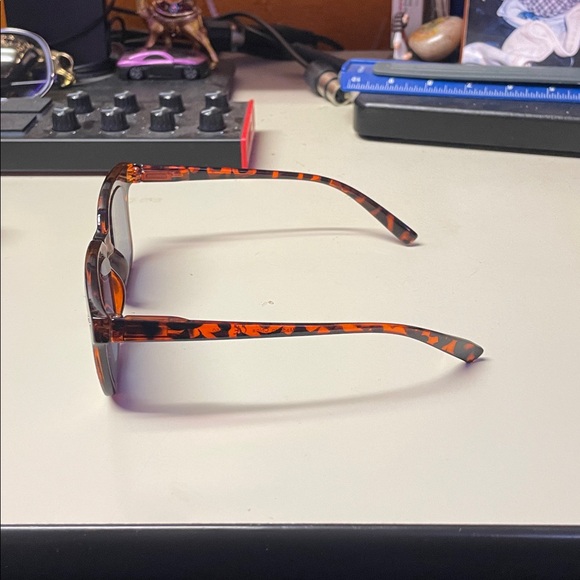 Tortoise Shell Sunglasses - Picture 3 of 5